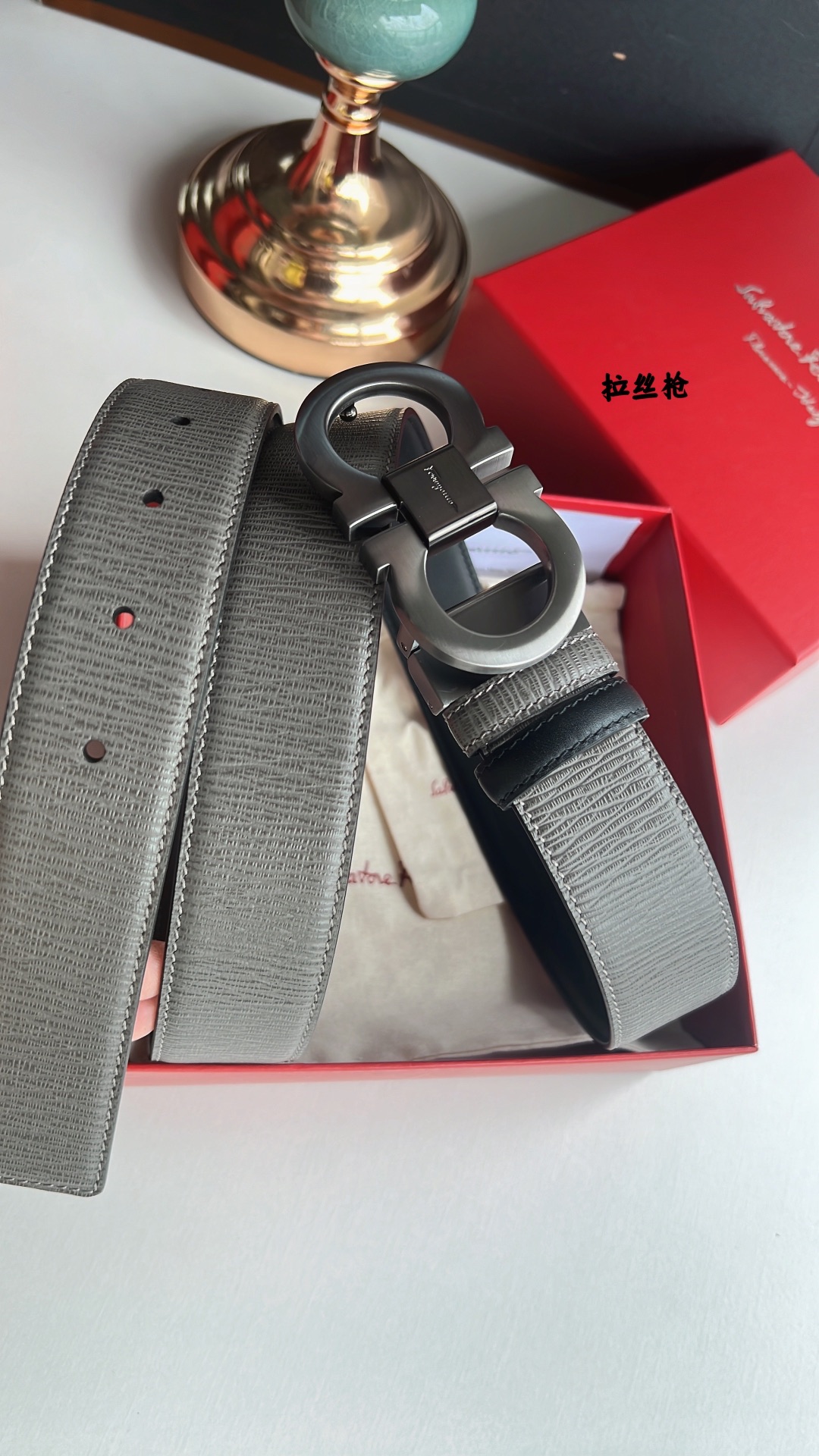 Ferragamo菲拉格慕   精致8字金属扣男士质感腰带3.5cm
