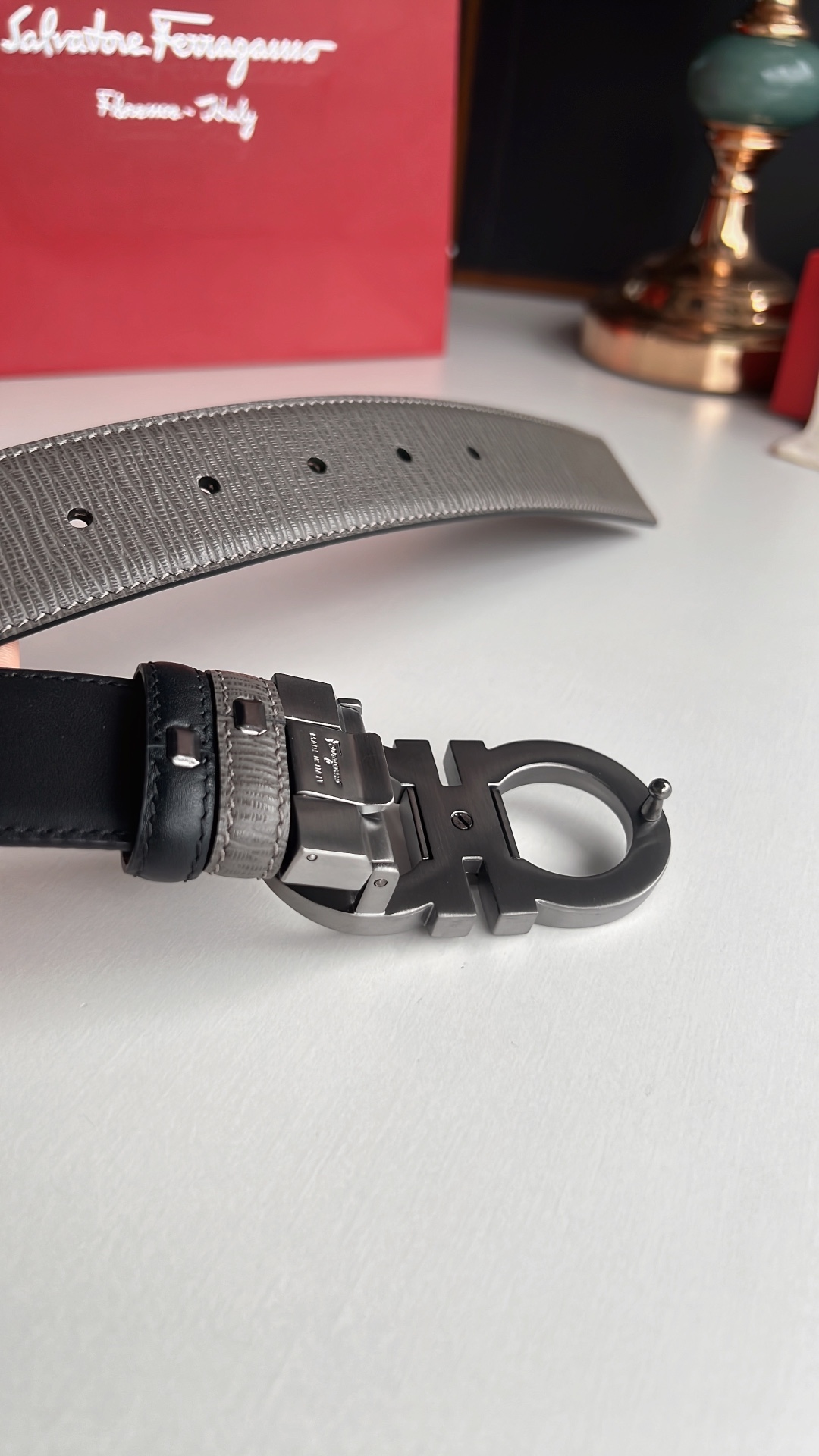 Ferragamo菲拉格慕   精致8字金属扣男士质感腰带3.5cm