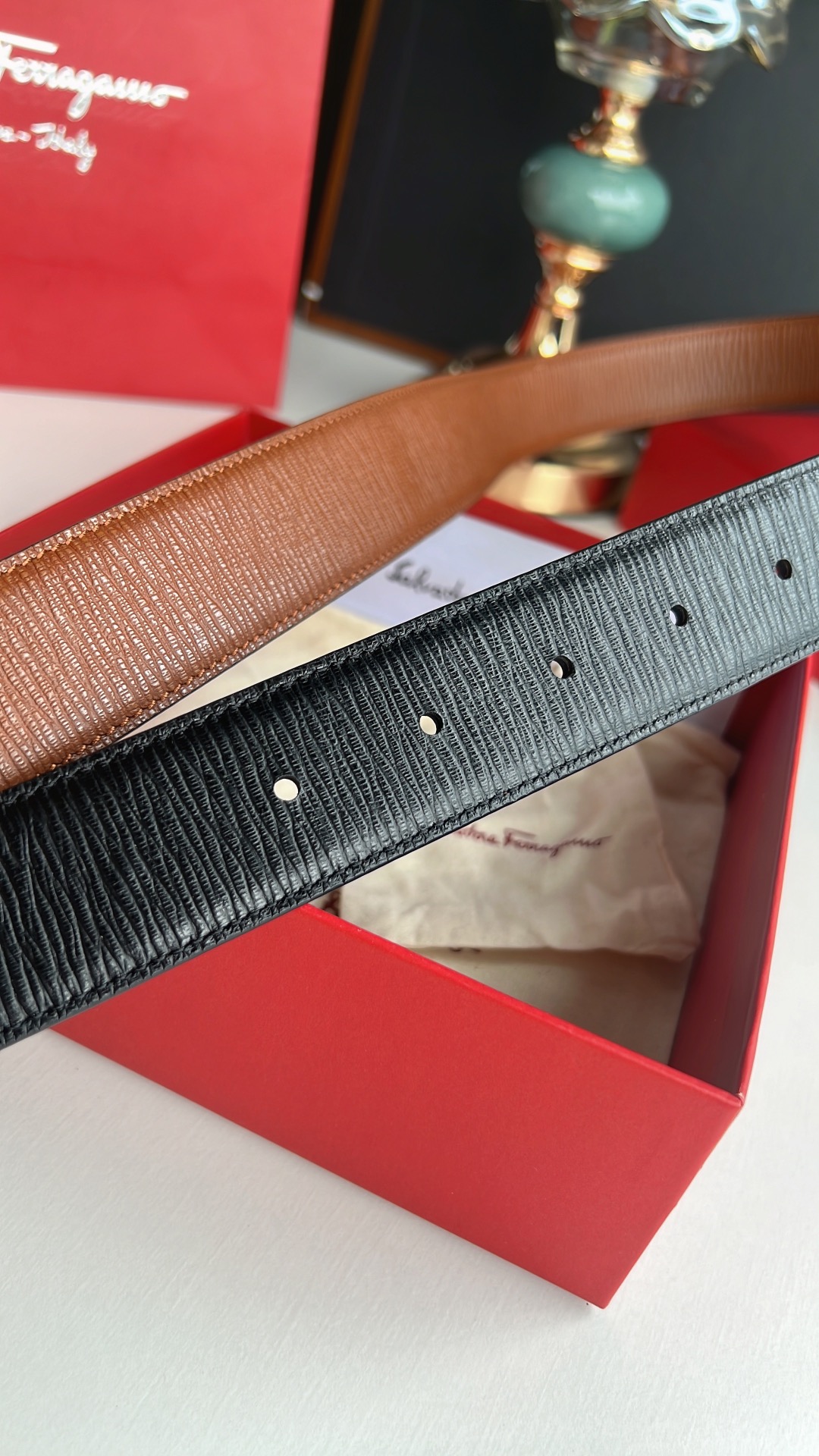 Ferragamo菲拉格慕   精致8字金属扣男士质感腰带3.5cm