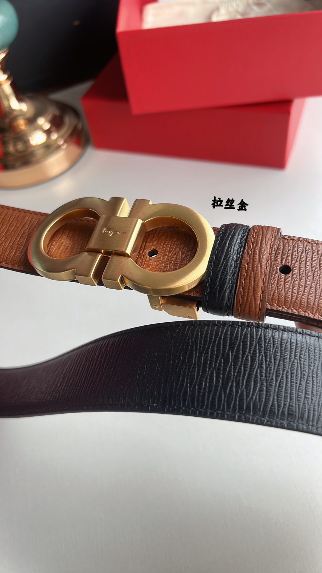 Ferragamo菲拉格慕   精致8字金属扣男士质感腰带3.5cm