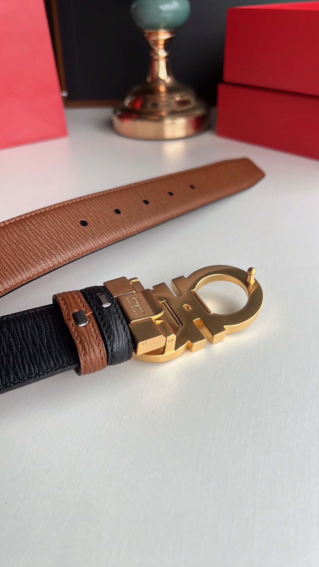 Ferragamo菲拉格慕   精致8字金属扣男士质感腰带3.5cm