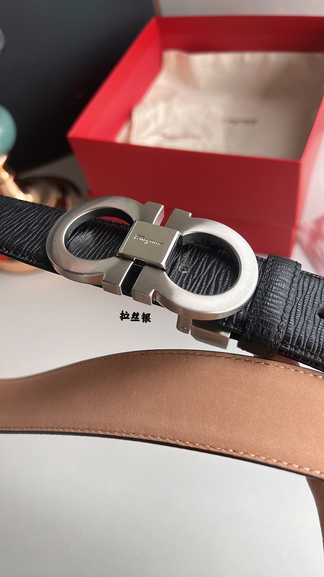 Ferragamo菲拉格慕   精致8字金属扣男士质感腰带3.5cm