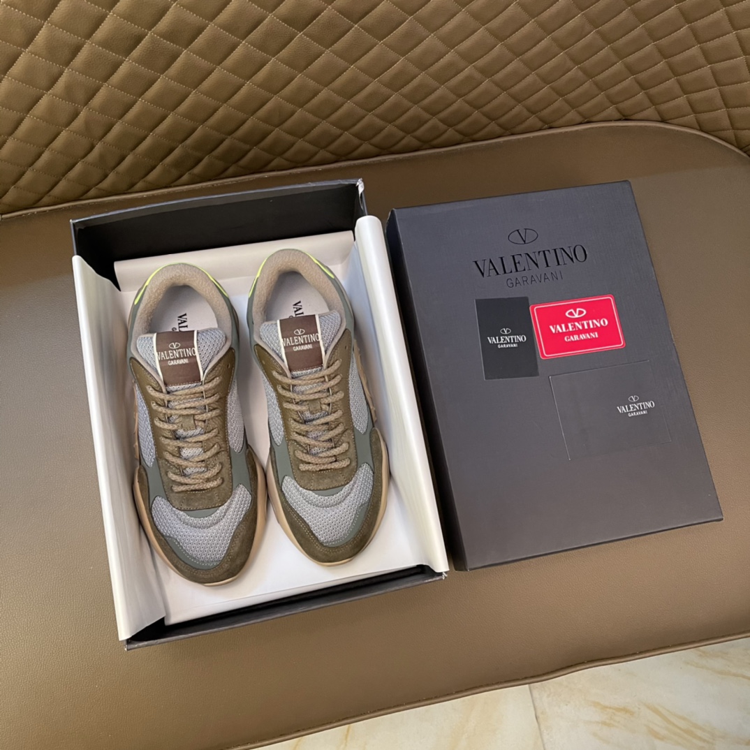 K5  官网1:1配全套包装2022华伦天奴VALENTINO夏天季款 官网1:1顶级版本，原版完美楦型，全部机器打造，绝对的彰显时尚潮流，做工质量跟足原版。面料:头层牛皮➕原版布面 垫脚:牛皮 户外司机驾车  男鞋