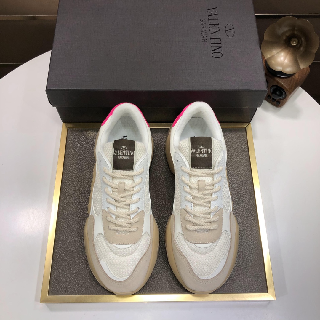 K5 华伦天奴原单 官网最 ，最新時尚休闲男鞋🔜鞋面選用进口上等原版头层牛皮拼接飞织，网布内里，上脚非常有型，个性时尚橡膠耐磨大底，实物拍摄🎬實物更好看，