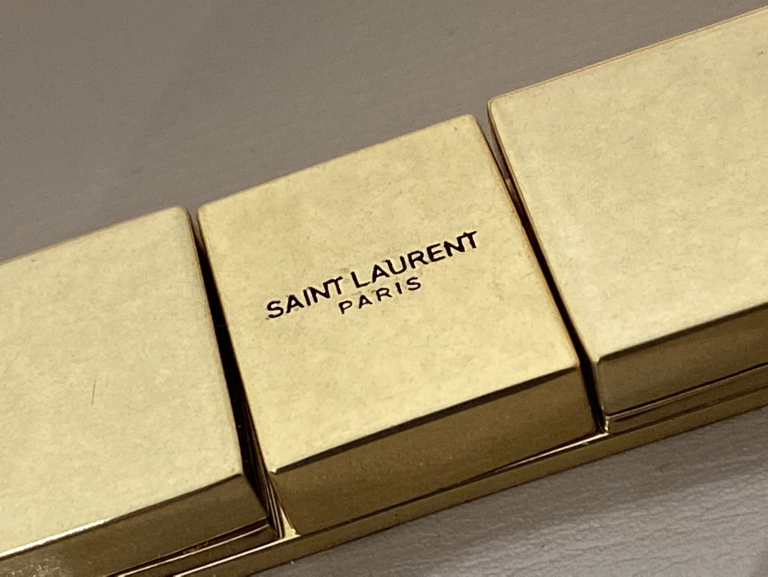Ysl 𝑴𝒂𝒏𝒉𝒂𝒕𝒕𝒂𝒏 29CM曼哈顿法棍包 579271杏色牙签纹金扣