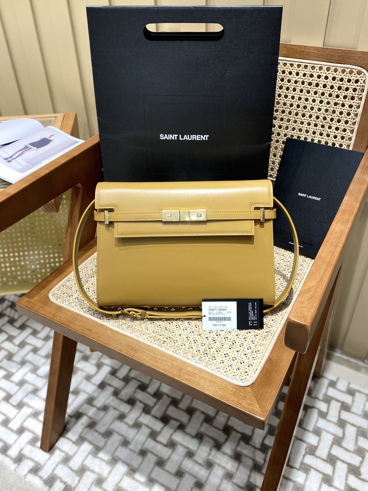 Ysl 𝑴𝒂𝒏𝒉𝒂𝒕𝒕𝒂𝒏 29CM曼哈顿法棍包 579271姜黄色牙签纹金扣