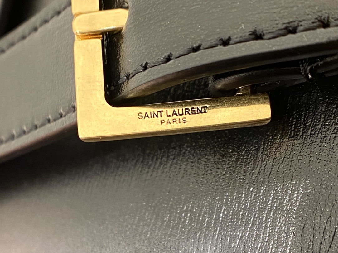 Ysl 𝑴𝒂𝒏𝒉𝒂𝒕𝒕𝒂𝒏 29CM曼哈顿法棍包 579271黑色牙签纹金扣