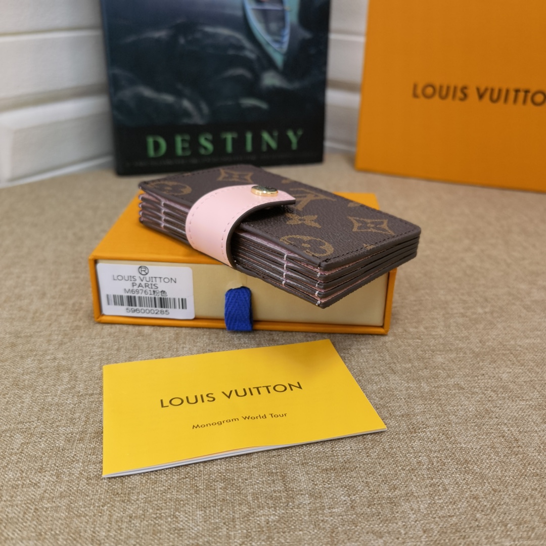 Damier Card Holder - Interior View Damier card holder interior view