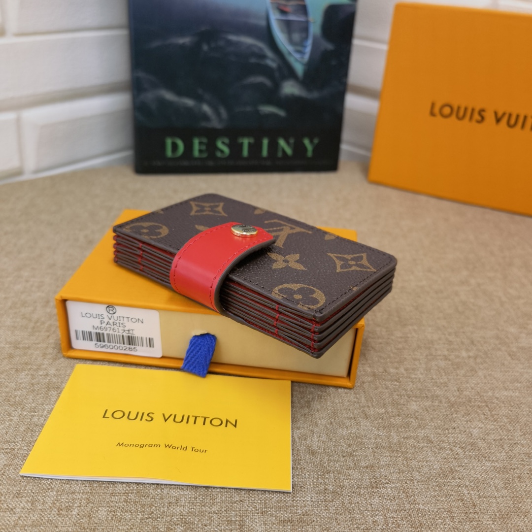 Damier Card Holder - Interior View Damier card holder interior view