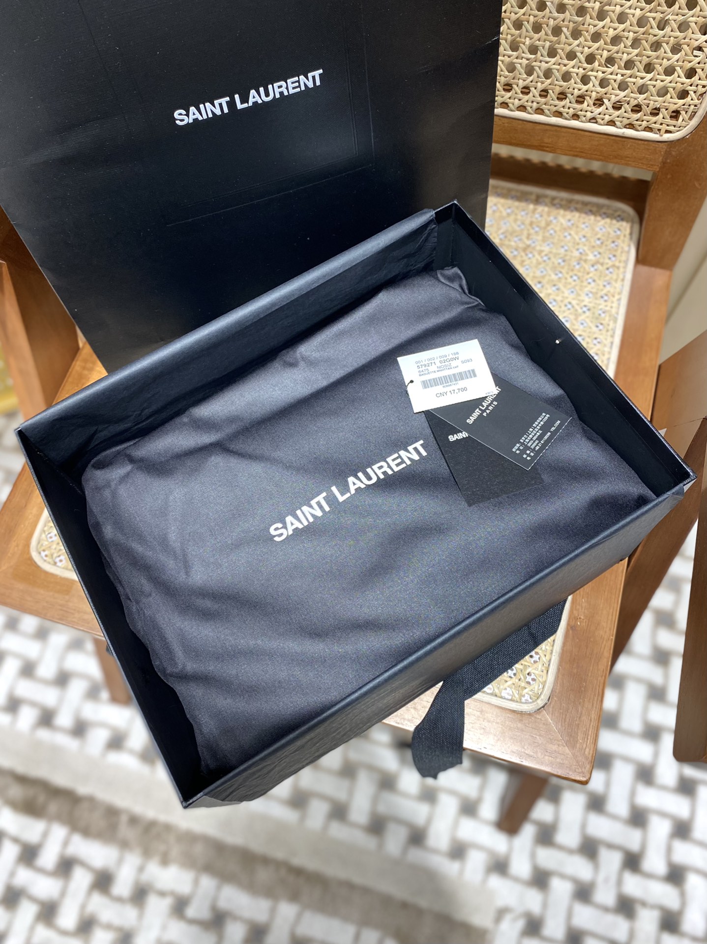 Ysl 𝑴𝒂𝒏𝒉𝒂𝒕𝒕𝒂𝒏 29CM曼哈顿法棍包 579271黑色牙签纹金扣