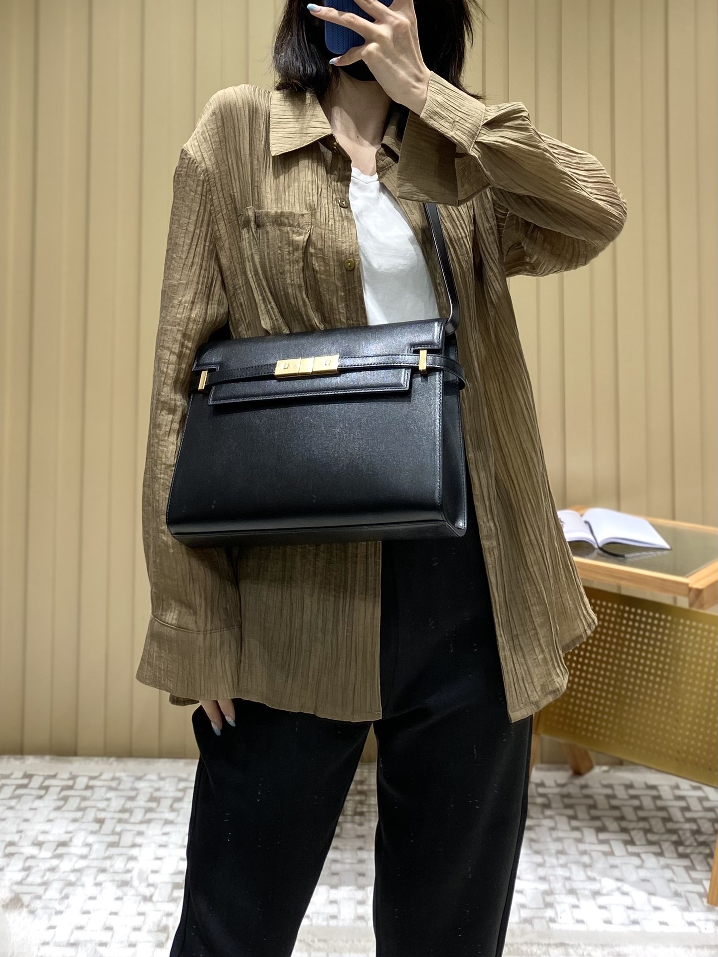 Ysl 𝑴𝒂𝒏𝒉𝒂𝒕𝒕𝒂𝒏 29CM曼哈顿法棍包 579271黑色牙签纹金扣