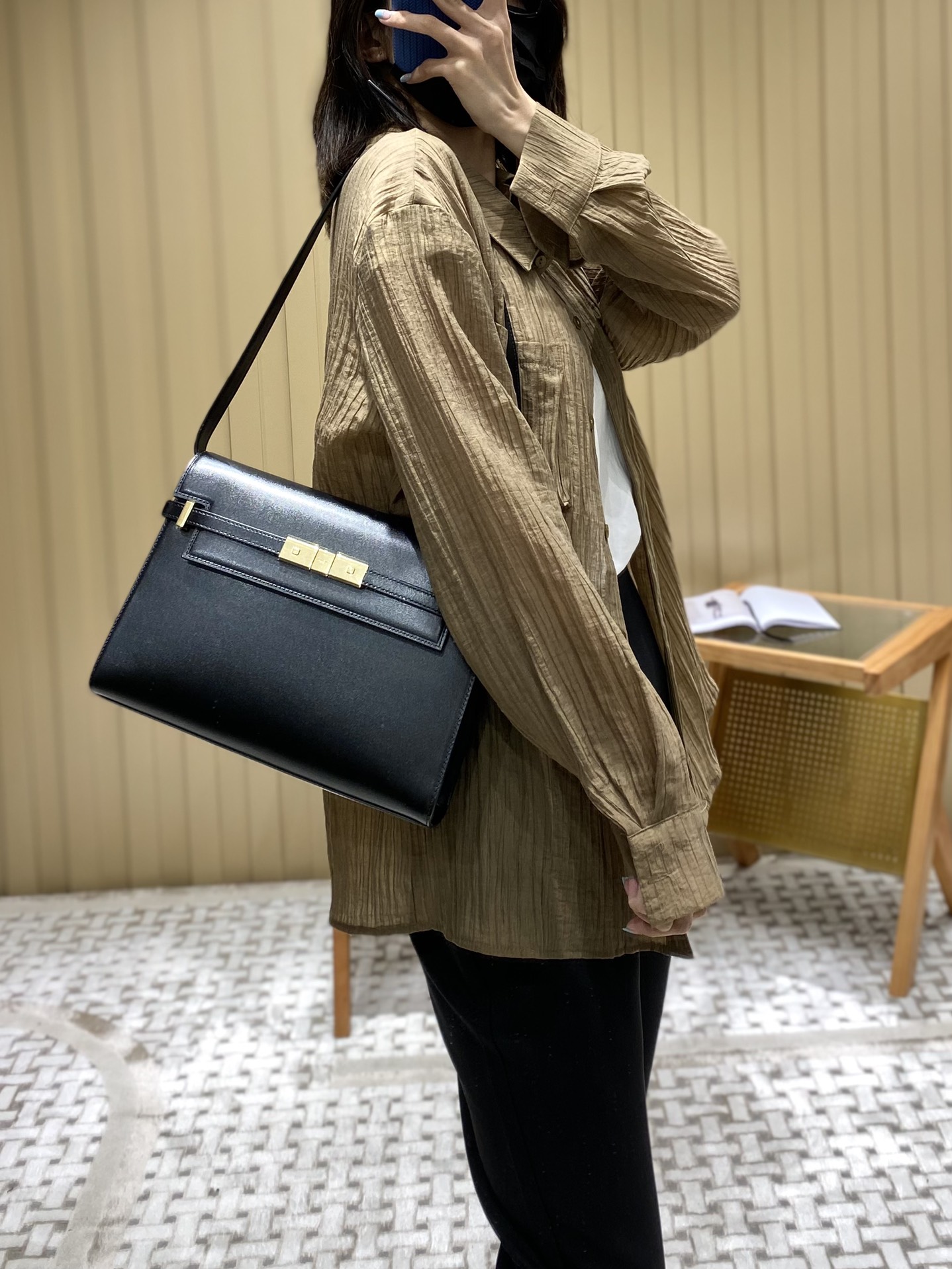 Ysl 𝑴𝒂𝒏𝒉𝒂𝒕𝒕𝒂𝒏 29CM曼哈顿法棍包 579271黑色牙签纹金扣