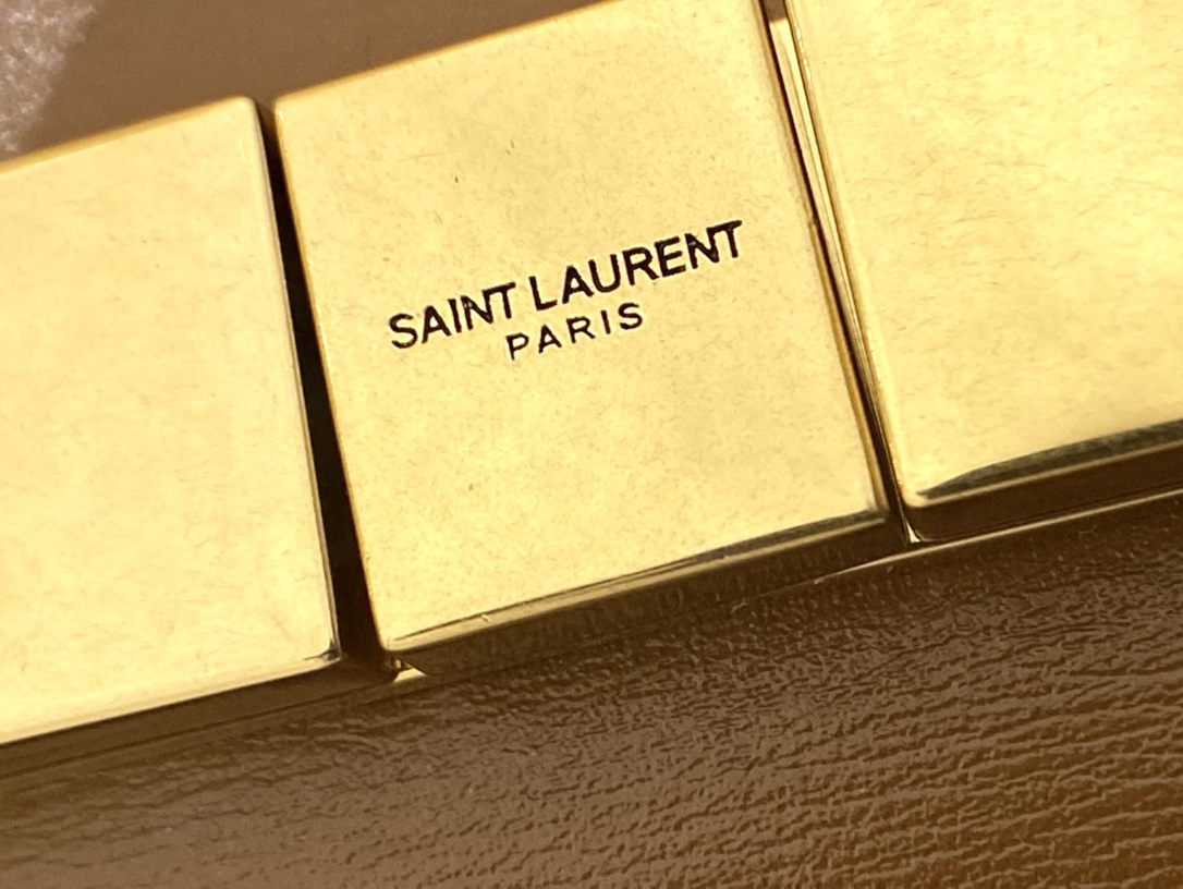 Ysl 𝑴𝒂𝒏𝒉𝒂𝒕𝒕𝒂𝒏 29CM曼哈顿法棍包 579271焦糖色牙签纹金扣