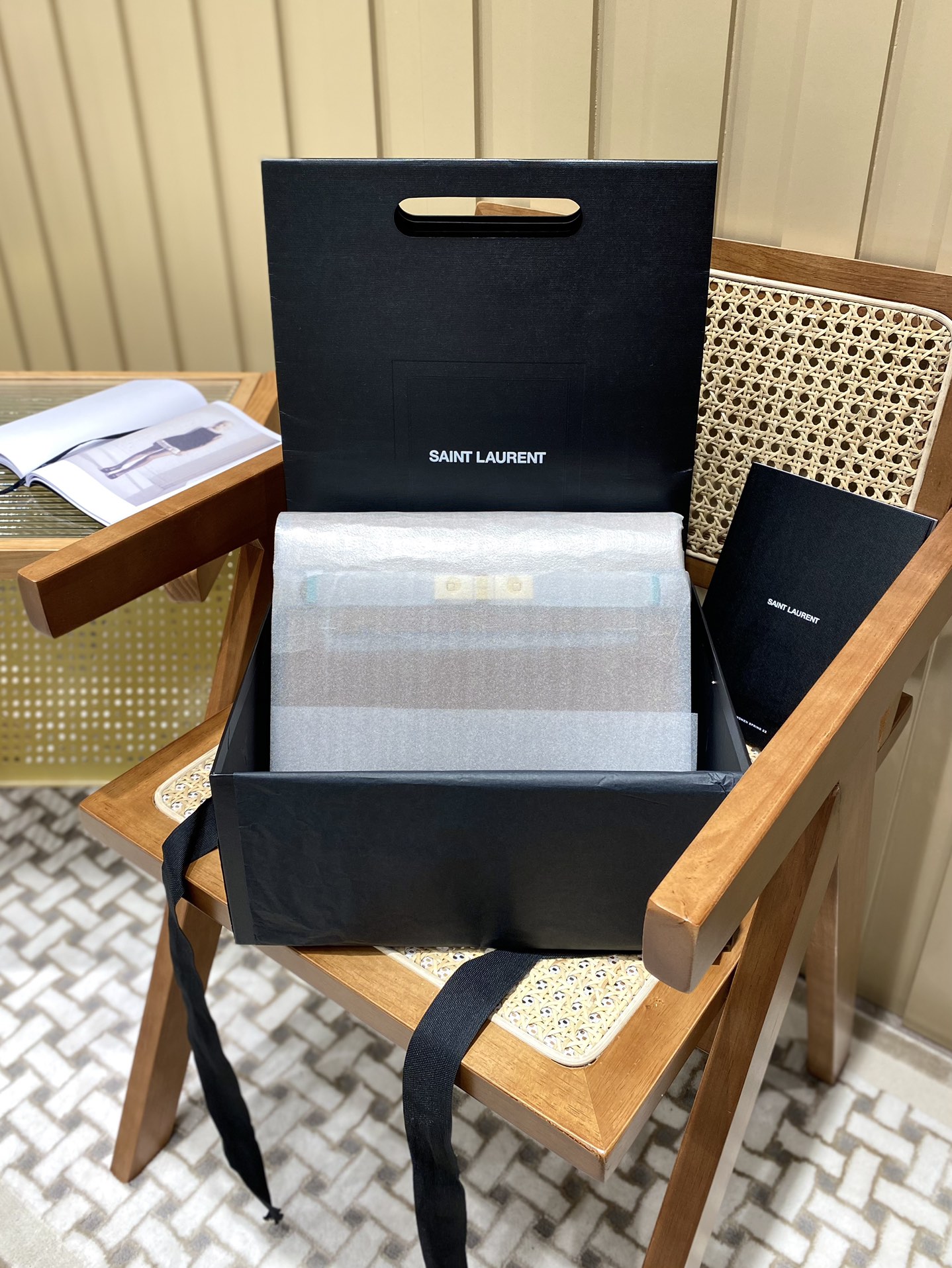 Ysl 𝑴𝒂𝒏𝒉𝒂𝒕𝒕𝒂𝒏 29CM曼哈顿法棍包 579271焦糖色牙签纹金扣