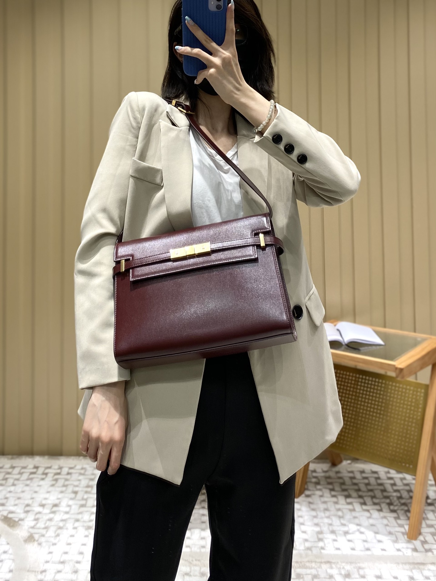 Ysl 𝑴𝒂𝒏𝒉𝒂𝒕𝒕𝒂𝒏 29CM曼哈顿法棍包 579271酒红色牙签纹金扣