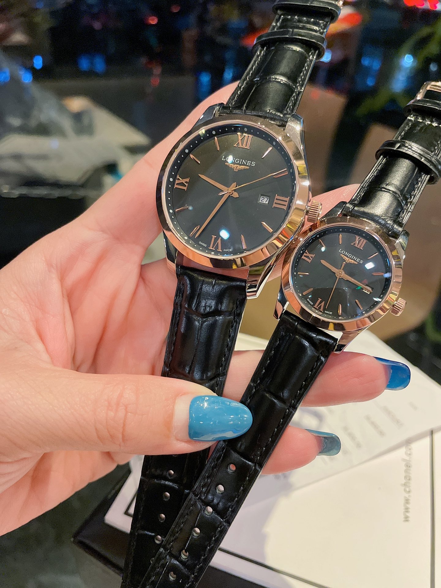 K0   白 金 拥有他拥有她 浪琴 Longines 表结合女性材质与动感线条 打造出全新康柏系列Conquest Classic腕表 腕表仍然忠实于该品牌的标志性优雅气质 该系列腕表采用进口日本石英机芯 走时精准无比 并采用精钢表链 精致而细腻 完美符合当代女性需求