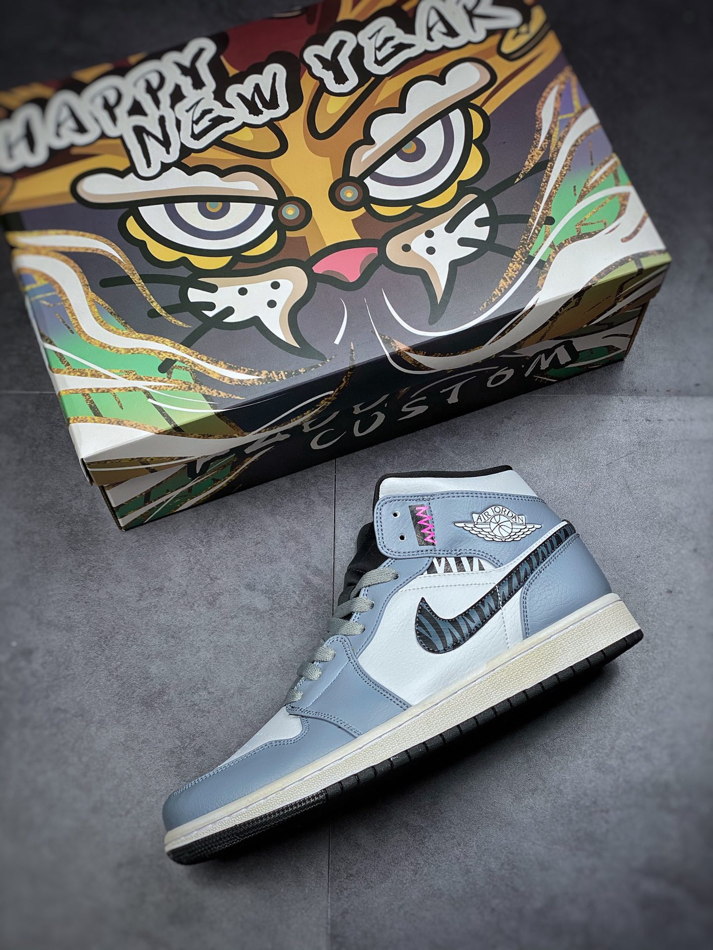 240 【定制球鞋】Air Jordan 1 Mid 虎年限定CNY国风礼盒虎纹轻奢满印 554724-170