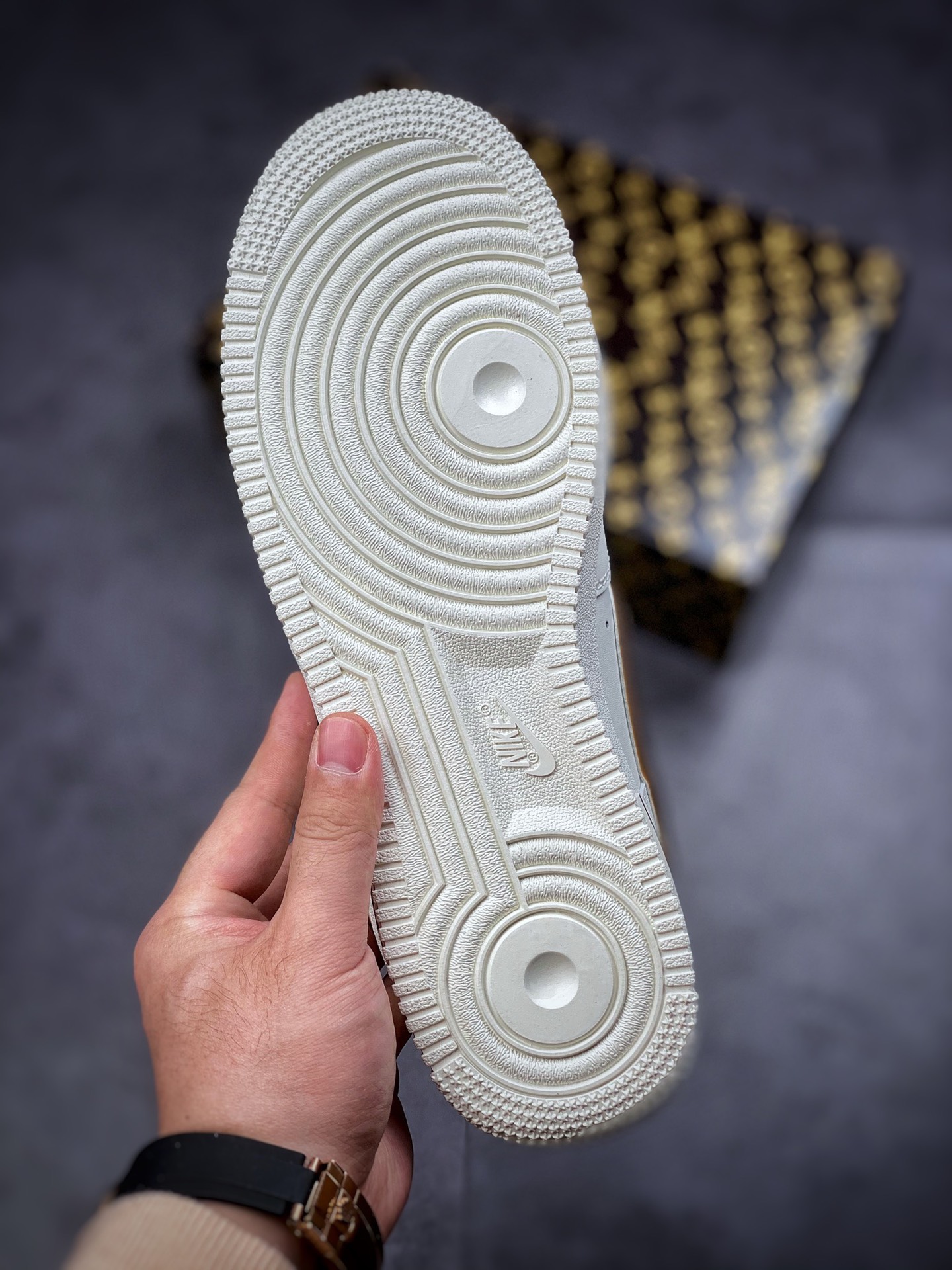 240  Louis Vuitton x Nike Air Force 1 Low 联名老花小钩 KV3696-880