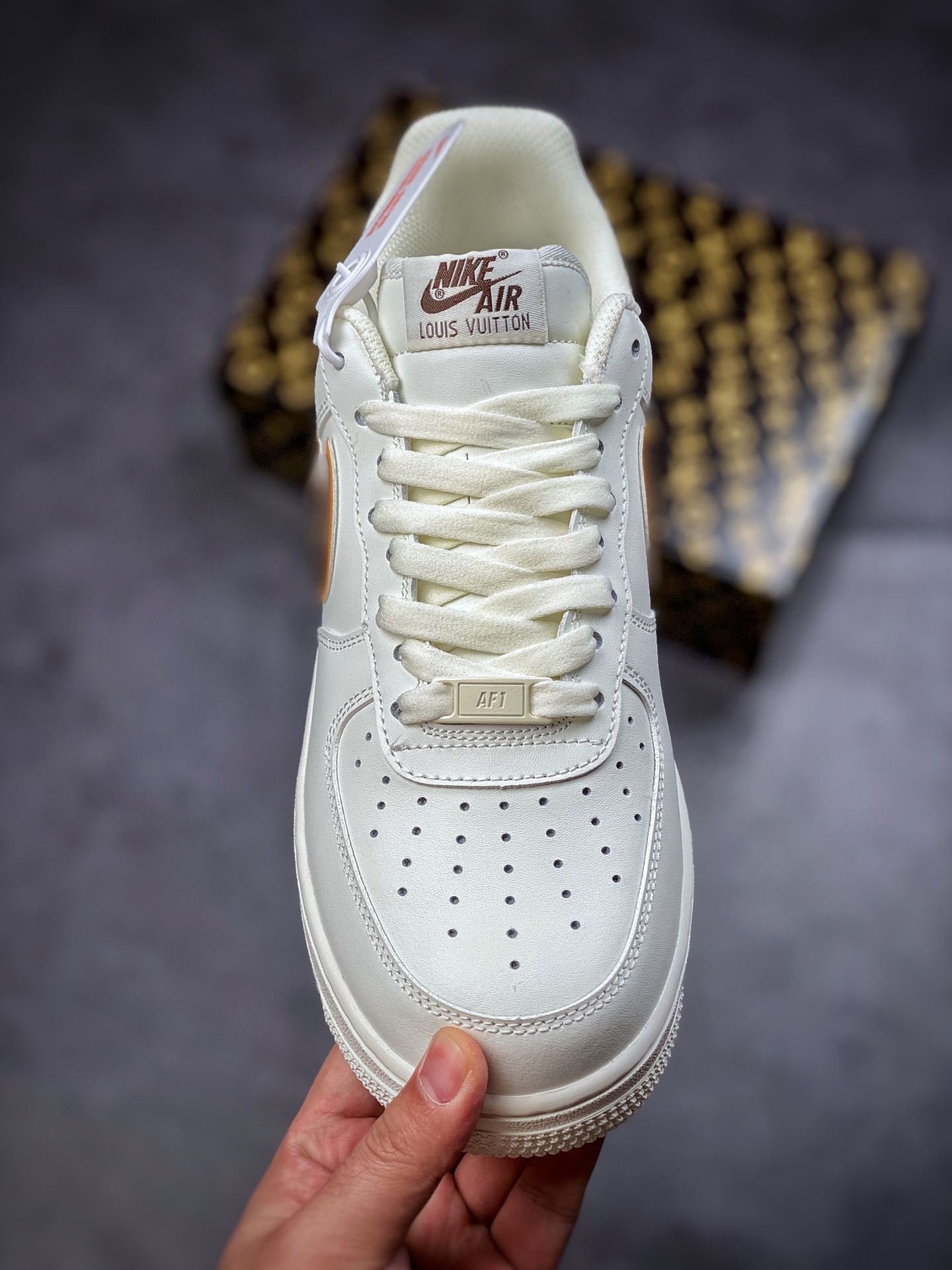 240  Louis Vuitton x Nike Air Force 1 Low 联名老花小钩 KV3696-880