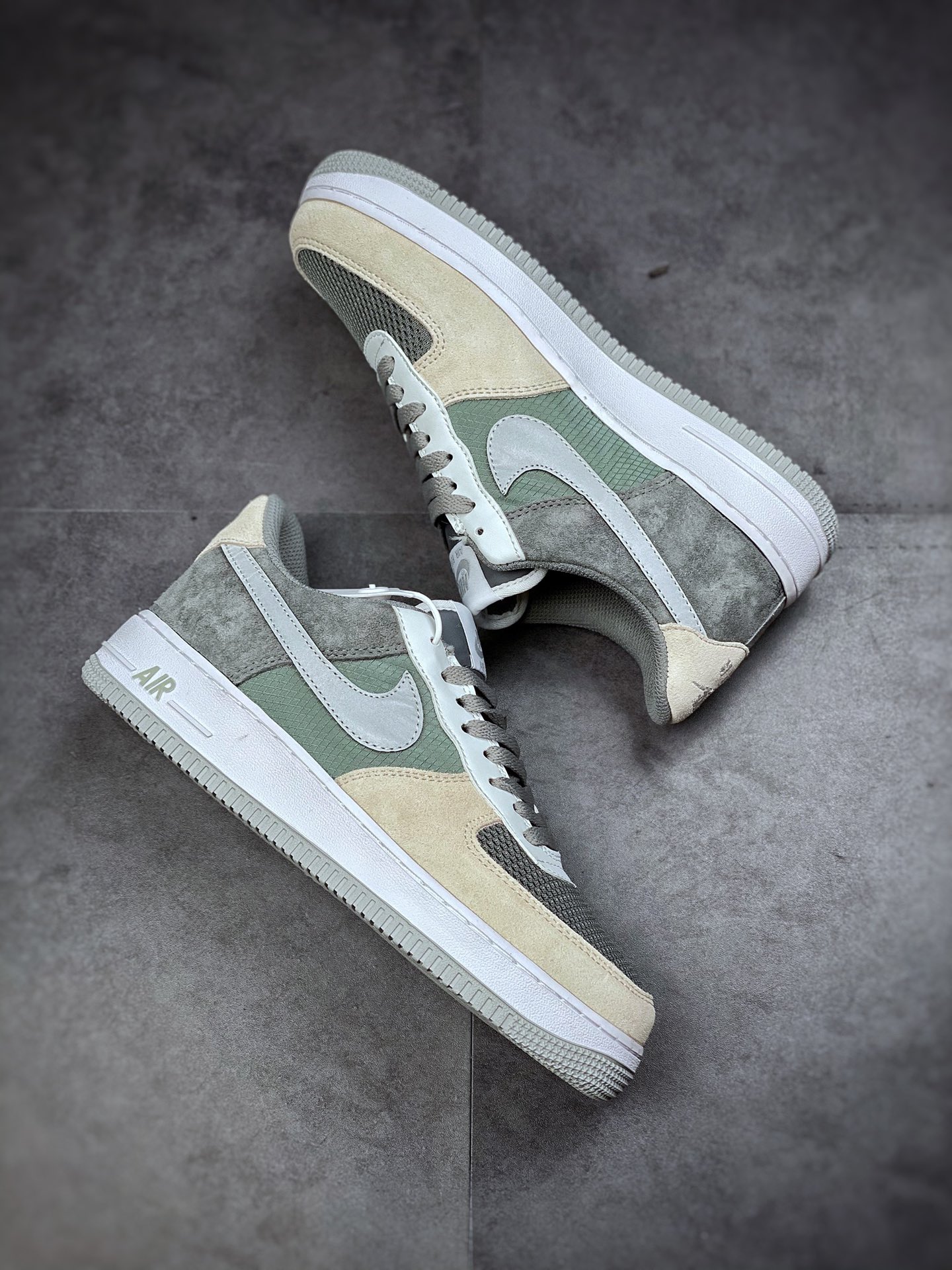 220  Nike Air Force 1 Low 07 浅灰军绿拼接 3M反光 CW2288-703