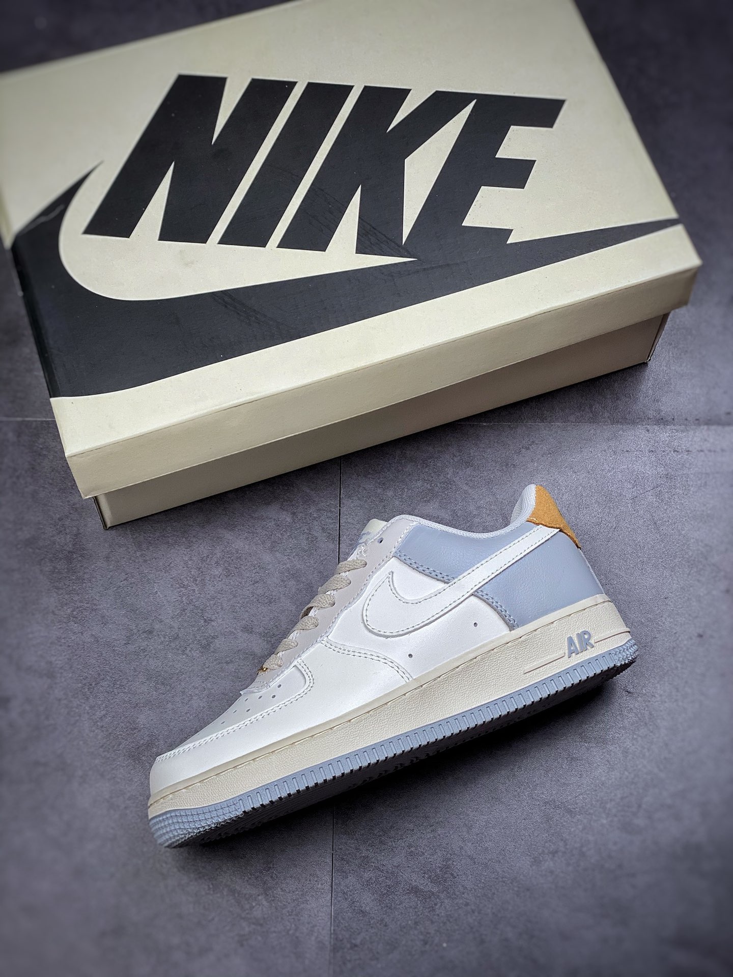 220  Nike Air Force 1 Low 07 米白灰棕黄拼接 CW2288-702