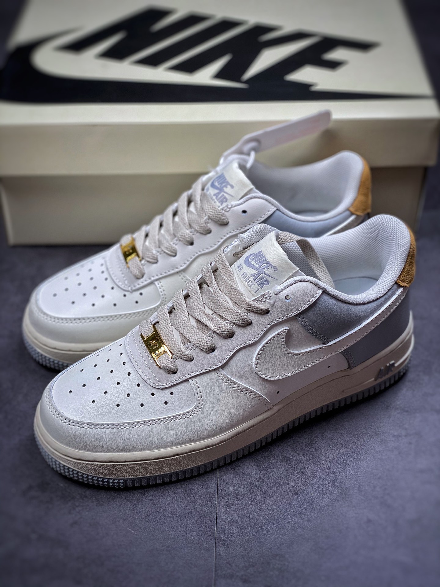220  Nike Air Force 1 Low 07 米白灰棕黄拼接 CW2288-702
