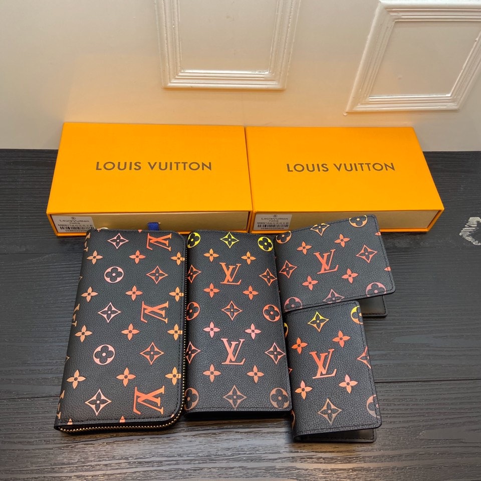 Leather Wallet - Size Comparison