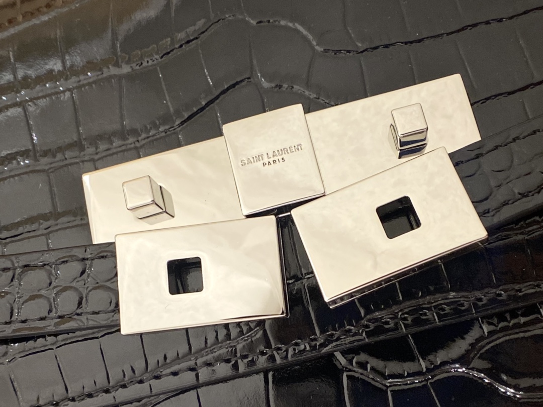 Ysl 𝑴𝒂𝒏𝒉𝒂𝒕𝒕𝒂𝒏曼哈顿法棍包 579271黑色鳄鱼纹银扣