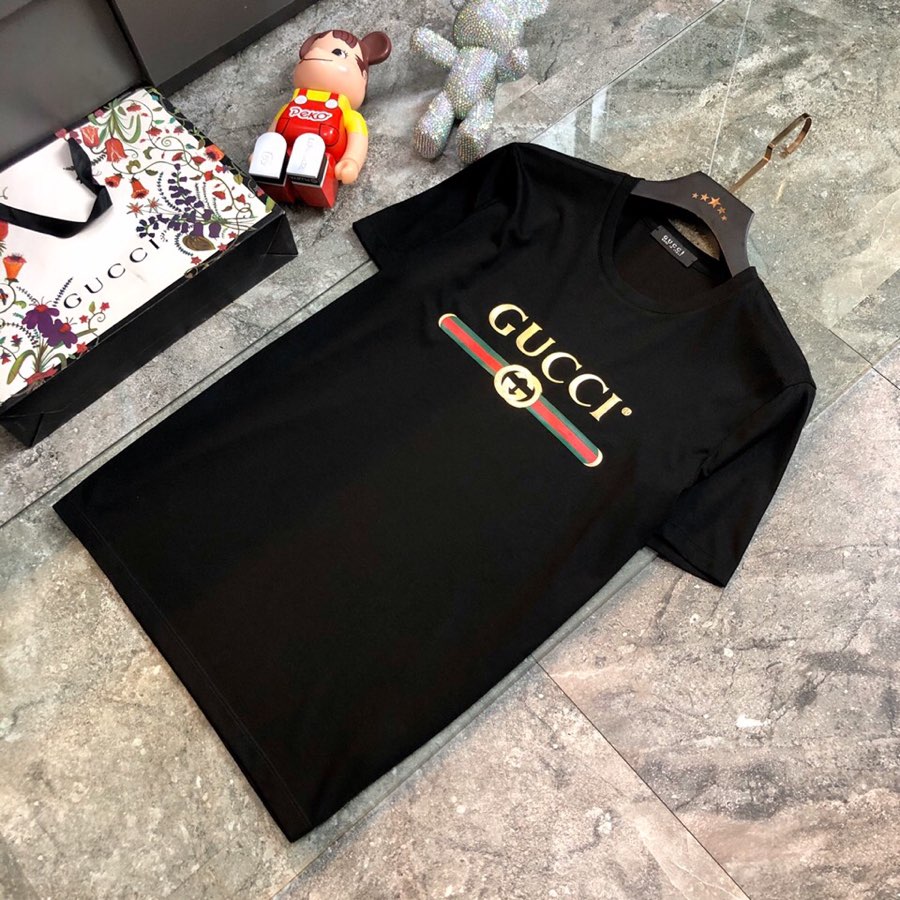 NO:446732,Wear 240 pounds, gospel of fat, couples, size M-6XL, Gucci, original single quality, latest style, men's short-sleeved T-shirt, clothes, selected counter custom-made top mercerized cotton imported fabric, all details are perfectly 1 to 1 replica, restore the authentic 100% original hardware, high-end customized auxiliary materials, original factory original standard, excellent upper body effect!  ,gucci,T-shirt,tees,t-shirt,alexander wang19860909穿240斤 胖子福音 情侣款 码数M-6XL 古琦Gucci 原单品质 最新款 男装短袖T恤 衣服 精选专柜订制顶级丝光棉进口面料 所有细节做工完美1比1复刻 还原正品百分百 原版五金 高端订制辅料 原厂原标 上身效果超赞！,,gucci,T-shirt,tees，t-shirt,alexander wang,Men's clothing