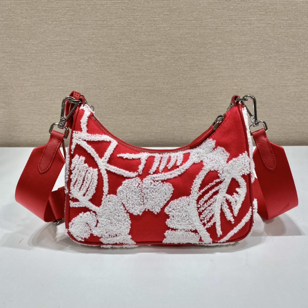 PRADA普拉达刺绣三合一腋下包1BH204