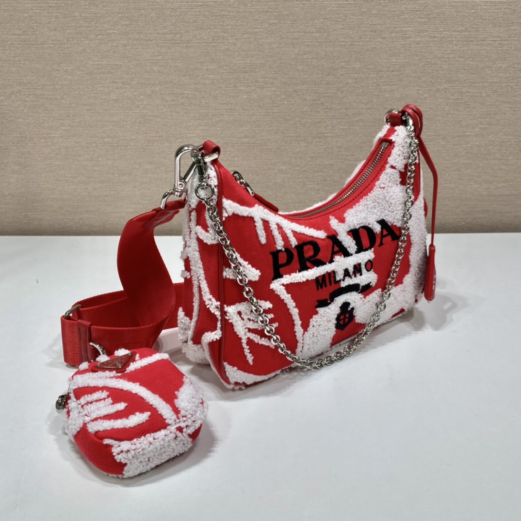 PRADA普拉达刺绣三合一腋下包1BH204