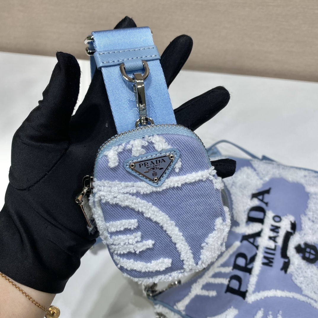 PRADA普拉达刺绣三合一腋下包1BH204