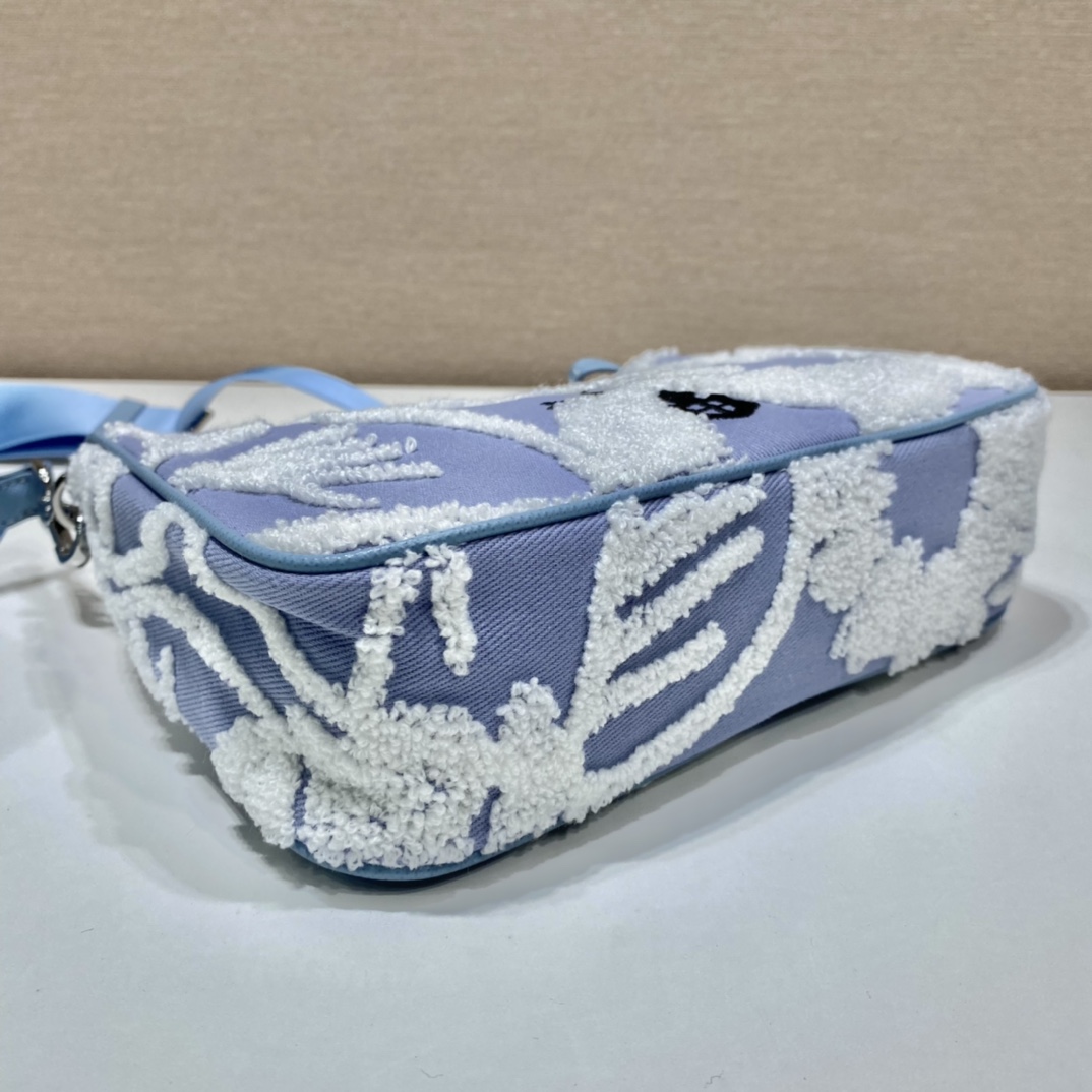 PRADA普拉达刺绣三合一腋下包1BH204