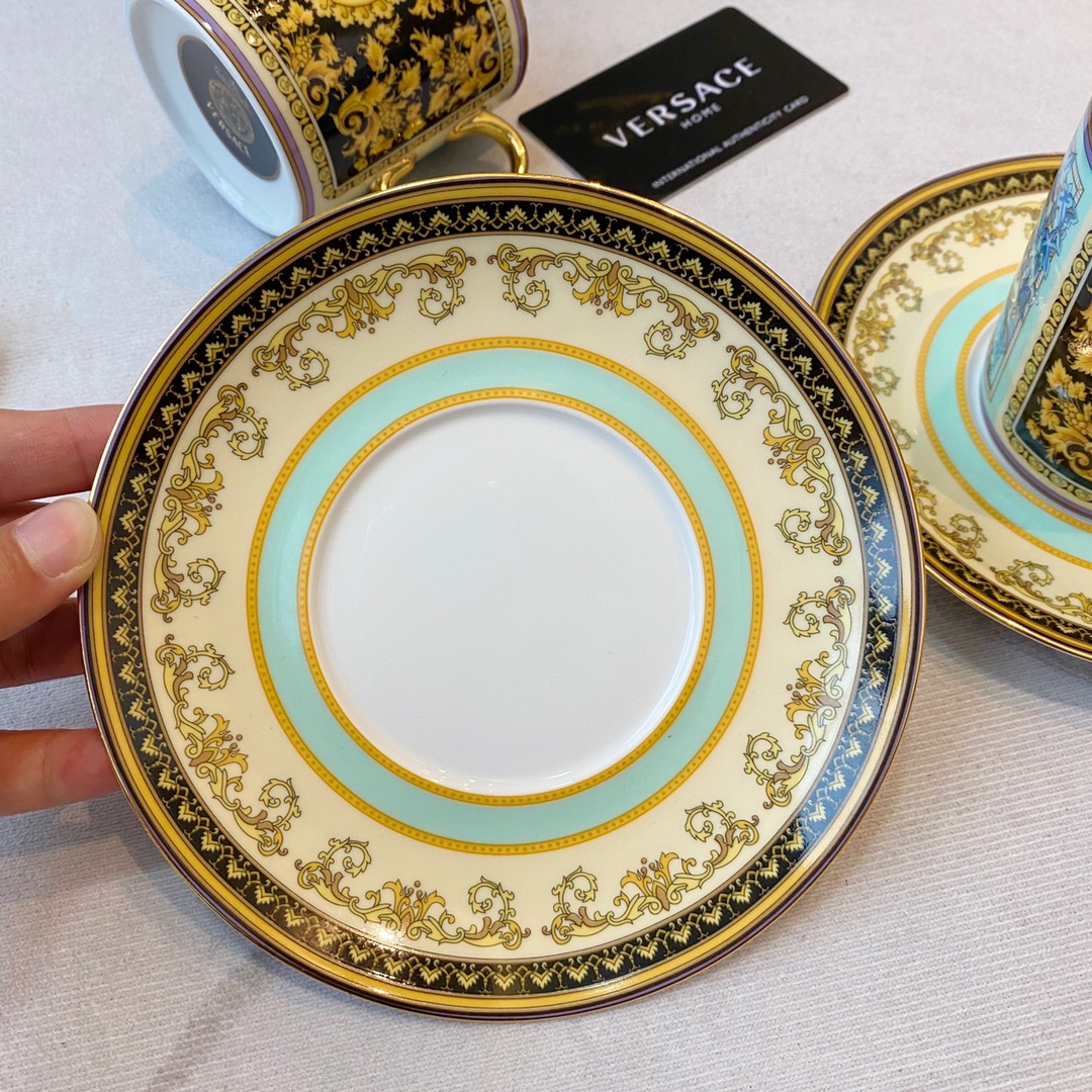 Versace Maison Lifestyle Luxury Home Decor Blanket Tableware Bedding 7