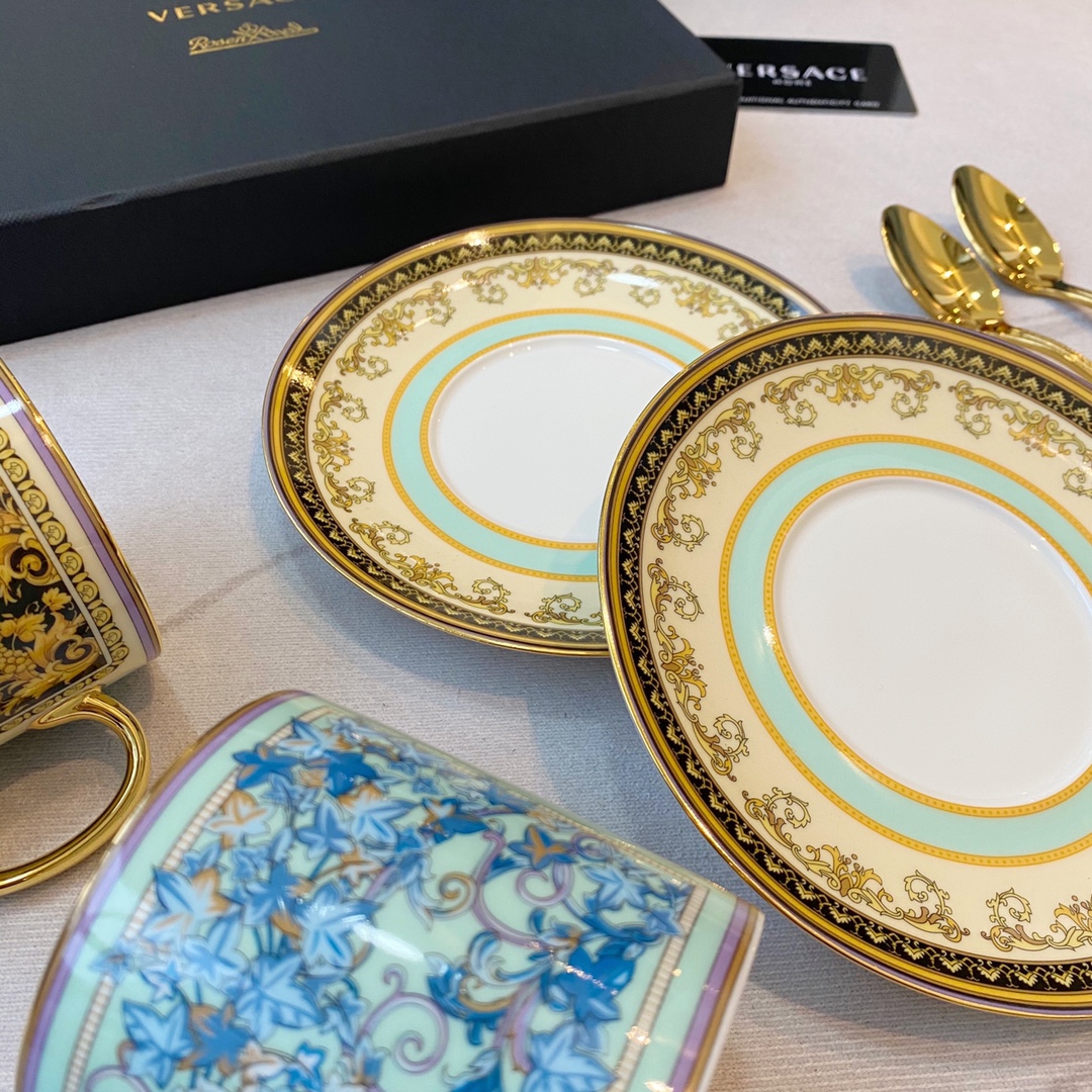 Versace Maison Lifestyle Luxury Home Decor Blanket Tableware Bedding 8