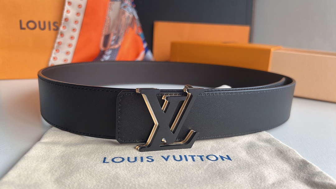 LV/路易威登   进口牛皮双面用腰带男士4.0cm