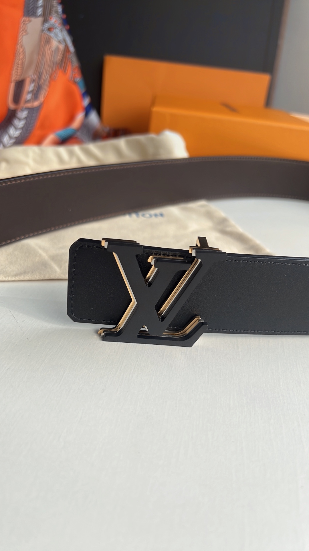 LV/路易威登   进口牛皮双面用腰带男士4.0cm