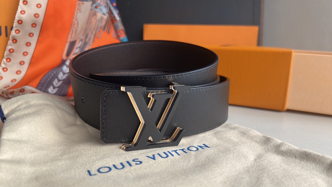 LV/路易威登   进口牛皮双面用腰带男士4.0cm