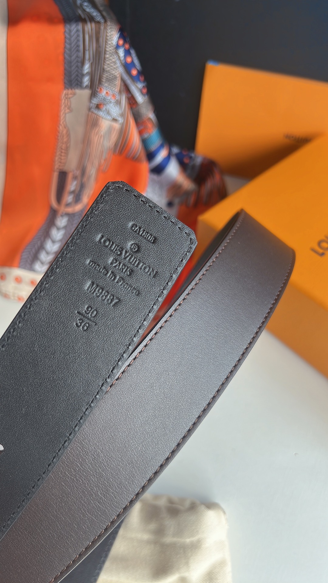 LV/路易威登   进口牛皮双面用腰带男士4.0cm