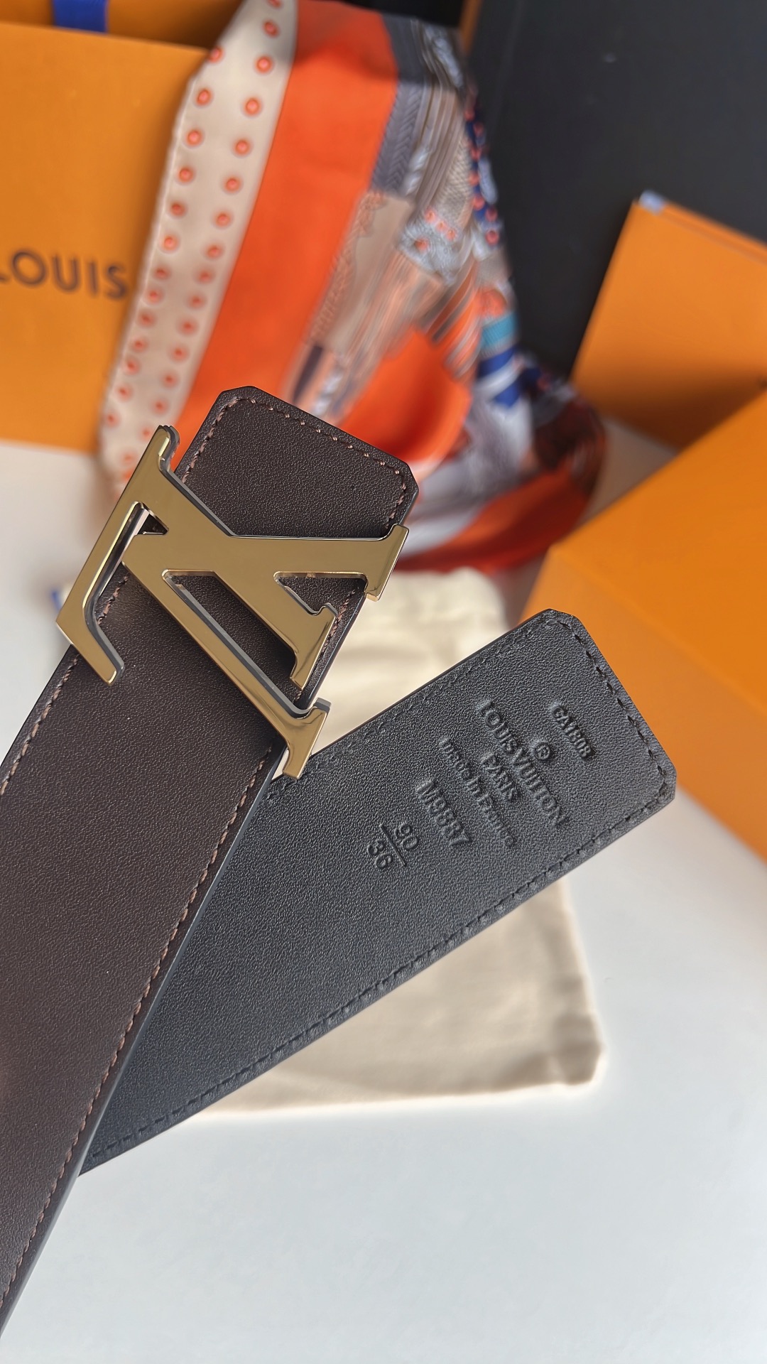 LV/路易威登   进口牛皮双面用腰带男士4.0cm