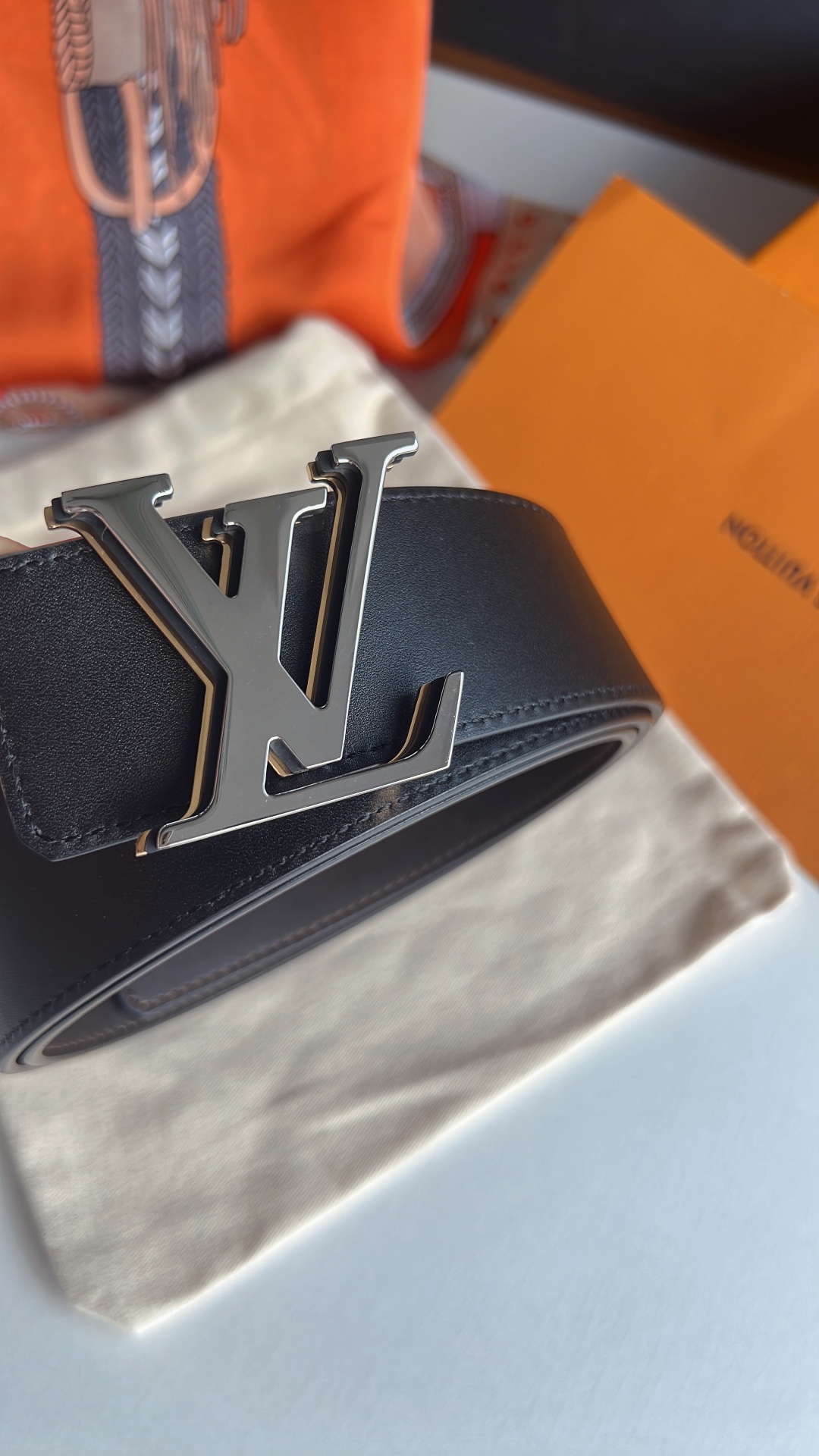 LV/路易威登   进口牛皮双面用腰带男士4.0cm