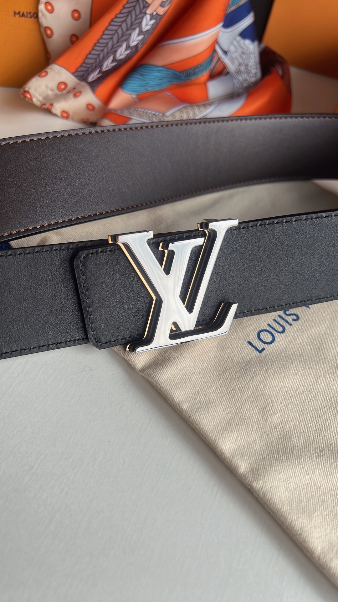 LV/路易威登   进口牛皮双面用腰带男士4.0cm