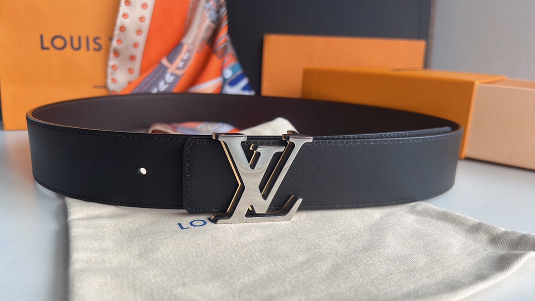 LV/路易威登   进口牛皮双面用腰带男士4.0cm