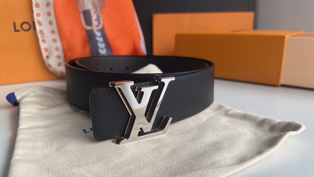 LV/路易威登   进口牛皮双面用腰带男士4.0cm