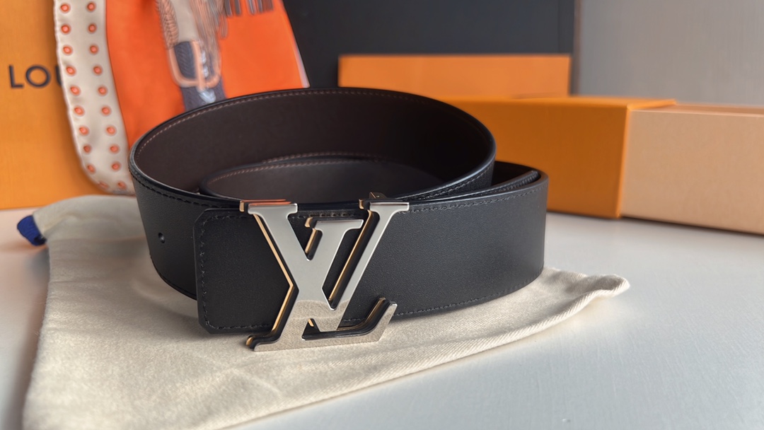 LV/路易威登   进口牛皮双面用腰带男士4.0cm