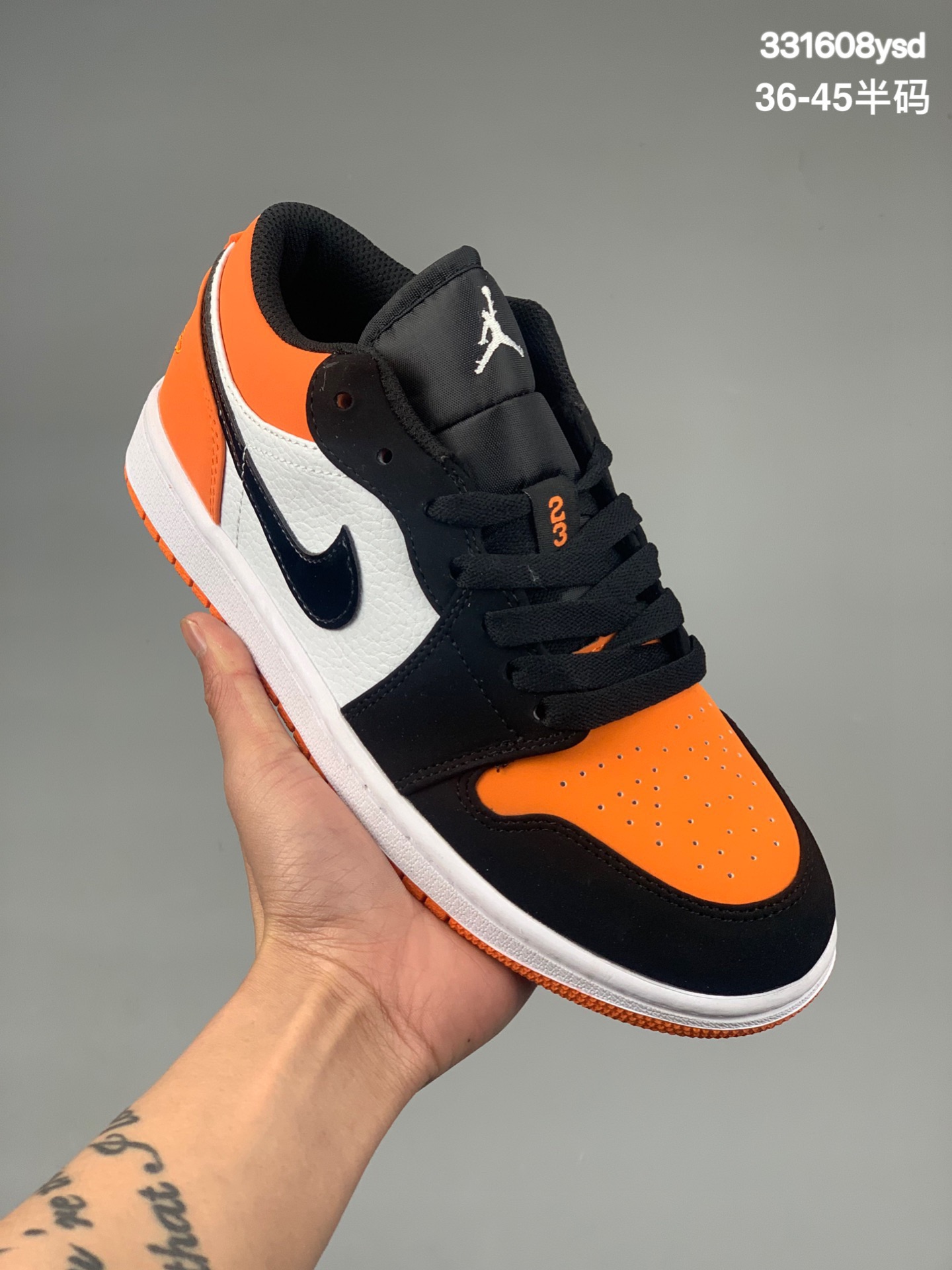 本地
耐克 Air Jordan 1 Low AJ1乔1低帮休闲板鞋 
货号：CK3022
尺码:36 36.5 37.5 38 38.5 39 40 40.5 41 42 42.5 43 44 45
编码：331608ysd