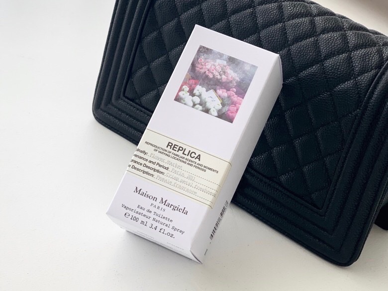 NO:810999,Madison Margiela Flower Market ml Attribute Women's Fragrance Fragrance Floral Top Note Green Leaf Freesia Middle Note Jasmine Tuberose Rose Base Note Peach Cedar Oak Moss, Perfume, Masion Margiela19860909Madison Margiela 梅森马吉拉 鲜花市场ml 属性女香 香调花香调 前调绿叶 小苍兰 中调茉莉 晚香玉 玫瑰 后调桃子 雪松 橡木苔,香水,masion margiela,accessory