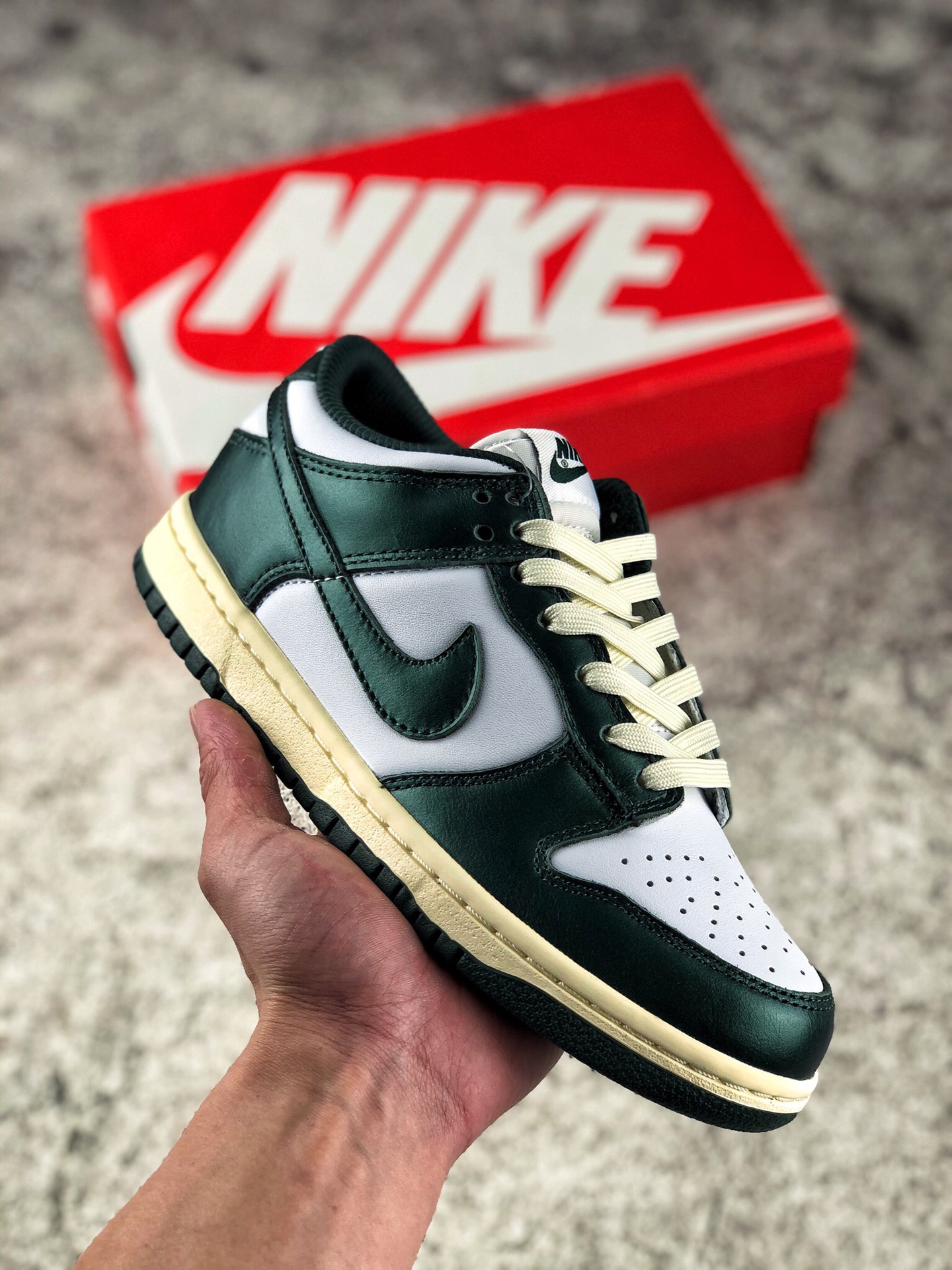 本地自取 终端放货
纯原 Nike Dunk Low  