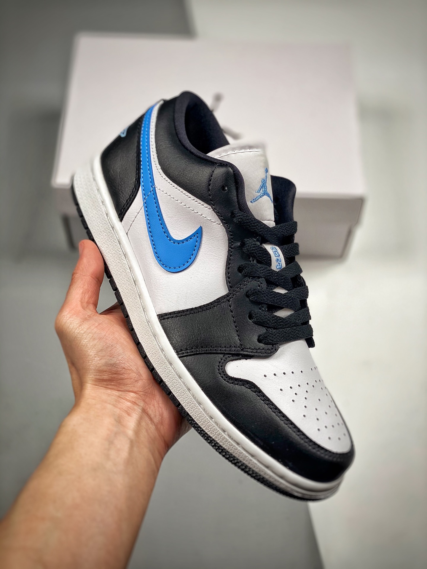 推手4 Versión verificable Air Jordan 1 Low Blanco, negro y azul La mejor versión de caña baja del mercado, calidad de tec…