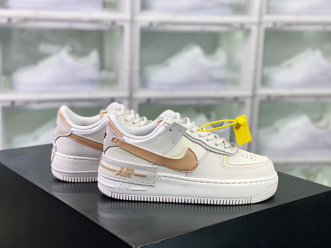 G0 女鞋真标半码制原楦原纸版开发数据双层轻量EVA发泡中底+防滑RB橡胶外圈底鞋底全新少女系解构主义设计，耐克Nike WMNS Air Force 1 Shadow”Barely/Green/Crimson Tint”空军一号轻量增高低帮百搭板鞋”马卡龙奶茶白棕”CI0919-116